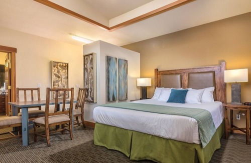 Deer Harbor Resort | Deer Harbor | Relaxing Cottage Retreat | Pool + Marina