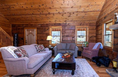 Lynn House | Deer Haven by AvantStay