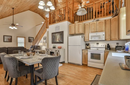 Ellijay Cabin | Deer Haven Cabin | Ellijay, GA