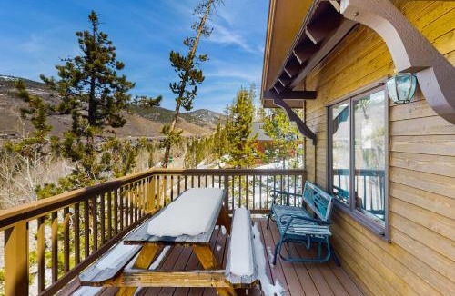 Dillon House | Deer Path Escape
