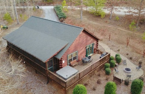Rutherfordton Cabin | Deer Valley Luxe Cabin 4.3 Miles To T.I.E.C. (Hot Tub)