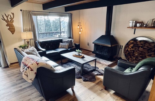 Arnold Ski Chalet | Deer View Chalet - Located in Blue Lake Springs