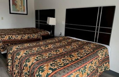 Xenia Hotel | Deerfield Inn