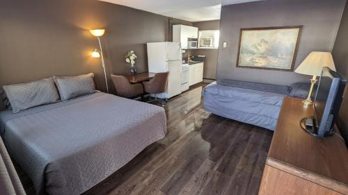 Okanagan-Similkameen Hotel | Deerview Lodge & Cabins - Princeton BC