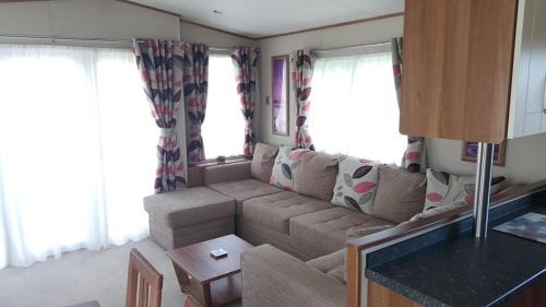 Ingoldmells House | Dees Caravan Lettings Kingfisher Elm 481