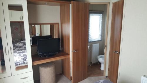 Ingoldmells House | Dees Caravan Lettings Kingfisher Elm 481