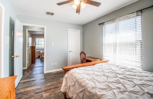 Northeast Carrollton House | Deevine Homes - Private Bedrooms with Shared Bathroom