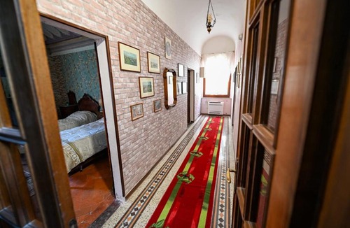 Caprona House | Degas