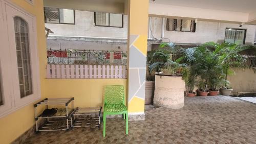 Sualkuchi Apartment | Dekachang Homestay 2BHK - Walk to Apollo Hospital - AC WiFi Kitchen