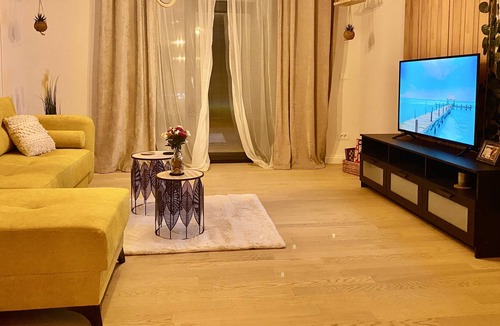 Timisoara Apartment | Dekan Forest Apartment No. 4 with private garden and forest view.