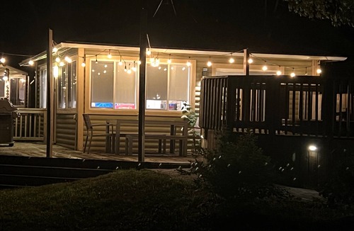Lansdowne Cottage | del Sol - Private Hottub overlooking the 1000 Islands