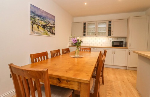 Bishop's Cleeve House | DELABERE ROAD, pet friendly, with a garden in Bishops Cleeve