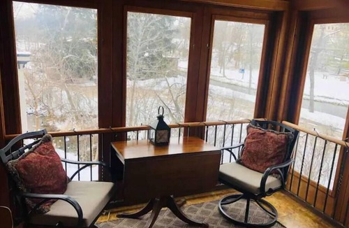 Delafield Apartment | DElafield Rivers Gateway Luxurious Condo