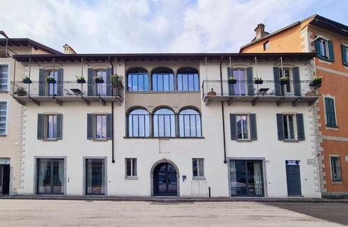 Malgrate Apartment | Delago 1685