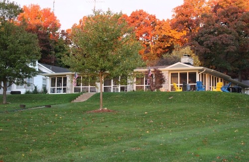 Delavan Lake House | Delavan Lake Home With 100' Private Shoreline And Pier (Dock) With Boat Slip