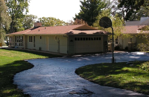 Delavan Lake House | Delavan Lake Home With 100' Private Shoreline And Pier (Dock) With Boat Slip