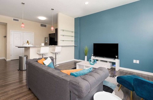 Fall Creek Place Apartment | Delaware · Stylish 1BR on Downtown Indy