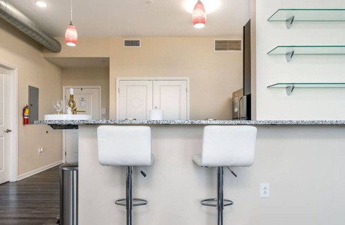 Fall Creek Place Apartment | Delaware · Stylish 1BR on Downtown Indy