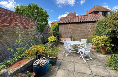 Sandwich Apartment | Delf Stream Flat - Close to town with lovely sunny terrace