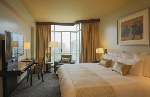 Sector 1 Hotel | Delfines Hotel & Convention Center