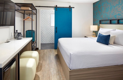 Beach Barber Tract Hotel | Delight in Sunsets at Renovated La Jolla Room with Swimming Pool!
