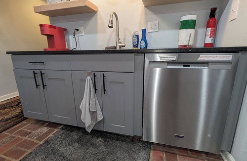 Capitol Hill Apartment | Delightful 1 bdrm/2 bed in center of Capitol Hill.