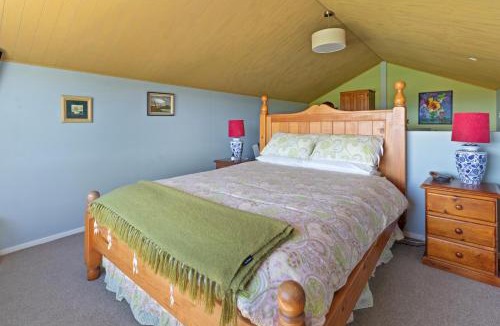 Cave Apartment | Delightful 1-bed barn with stunning mountain views.