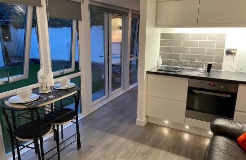 Sticklepath Apartment | Delightful 1 bedroom chalet
