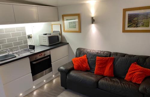 Sticklepath Apartment | Delightful 1 bedroom chalet
