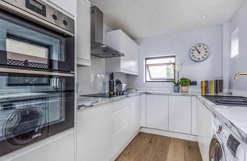 Felpham House | Delightful 2 Bed House a Stones Throw From Beach - Pass the Keys