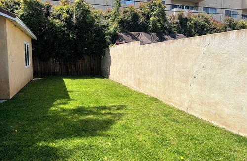Palms House | Delightful 2-bedroom house with AC in Los Angeles