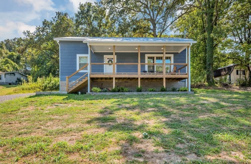 Kingston Springs House | Delightful 3-bedroom just 1 minute from I-40. 25 minutes from downtown Nashville