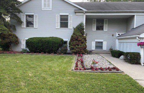 Ridgemoor House | Delightful 3-bedroom Home, sleeps 8, in a Quiet neighborhood, Free Breakfast