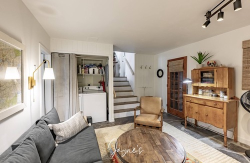 Muskoka Lakes Cottage | Delightful 4 bed 2 bath on Bass Lake