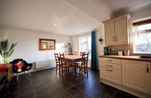 Frome House | Delightful 5-bedroom detached house in charming Frome perfect for long stays