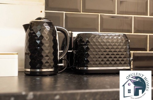 Reading City Centre House | Delightful 5-bedroom house in charming Reading perfect for families