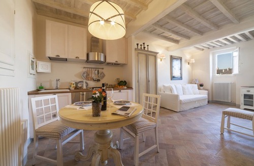 Oltrarno Apartment | Delightful apartment on the roofs of Florence perfect for 4 people.