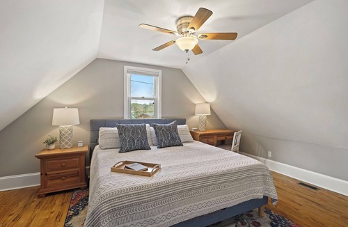 Damascus Cabin | Delightful Appalachian Trail 2-bedroom lodge with AC in Central Damascus