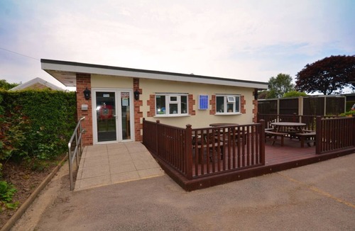 Stalham Ski Chalet | Delightful chalet based on broadside chalet park, Norfolk,near the broads & sea