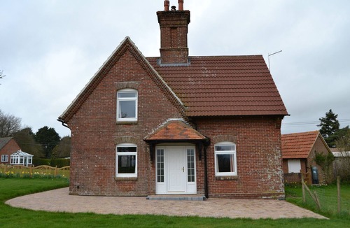 Wareham Cottage | Delightful Cottage with Views of the Purbeck Hills