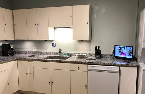 Findlay Apartment | Delightful Downtown Findlay 3 Bedroom Apartment