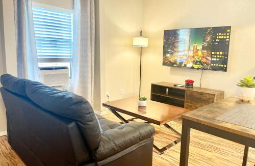 Midtown Apartment | Delightful Location In Midtown! 10km to NRG Stadium-FIFA World Cup 2026