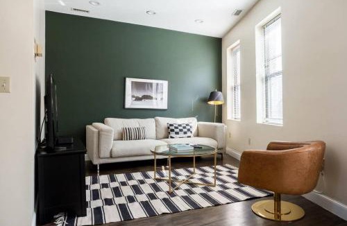 North End Apartment | Delightful North End Apt 2BR 2BA Laundry