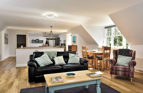 Dunning House | Delightful recently converted 2 bed house in farmyard courtyard.