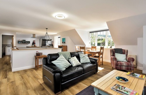 Dunning House | Delightful recently converted 2 bed house in farmyard courtyard.