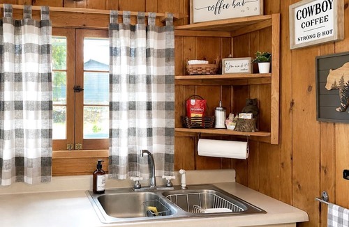 Riverside Cabin | Delightful Secluded Cabin in Riverside, Wyoming