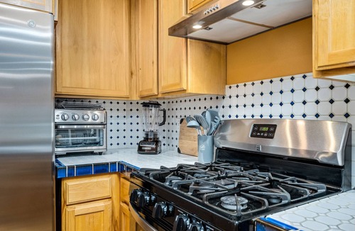 Rock Creek House | Delightful Southeast Location, Pet Friendly, Fully Fenced Backyard, BBQ, 13 Miles to Downtown
