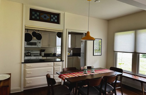 Stockbridge House | Delightful Stockbridge House, Walk to Town!