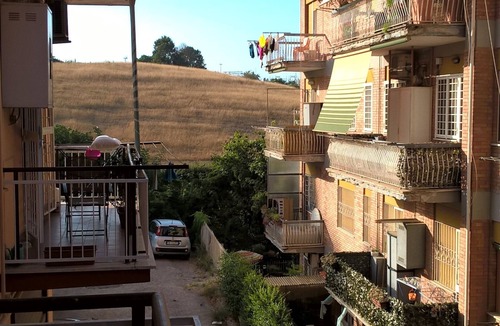 Zona LIII Tomba di Nerone Apartment | Delightful studio apartment with balcony - Holiday Home in Rome
