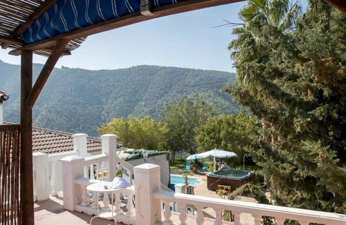Canillas de Aceituno House | Delightful Studio 'Torre' w/Pool Views, sleeps 2, in country holiday complex